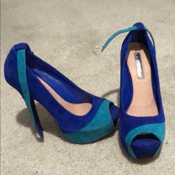 Shoes - Picture 2 of 7